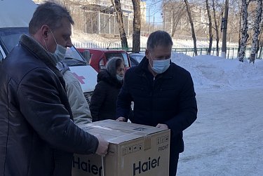 Холодильники для вакцин переданы в поликлиники 1-й горбольницы